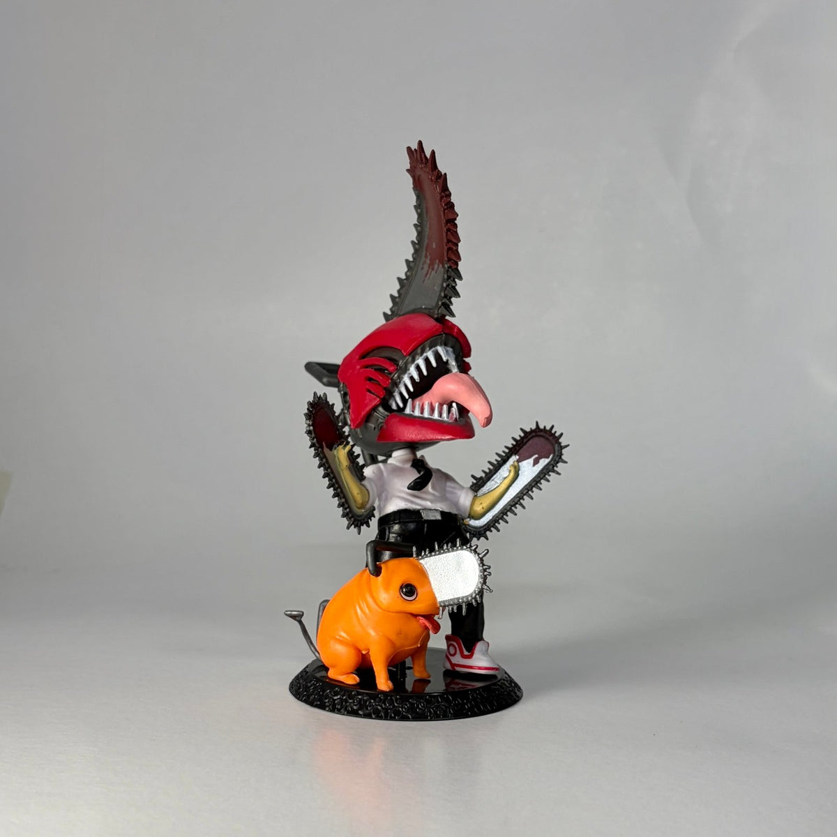 Chainsaw Man - Chainsaw Man with Pochita V1 (Action Figure - Medium)