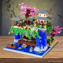Tree House - Waterfall (Medium)